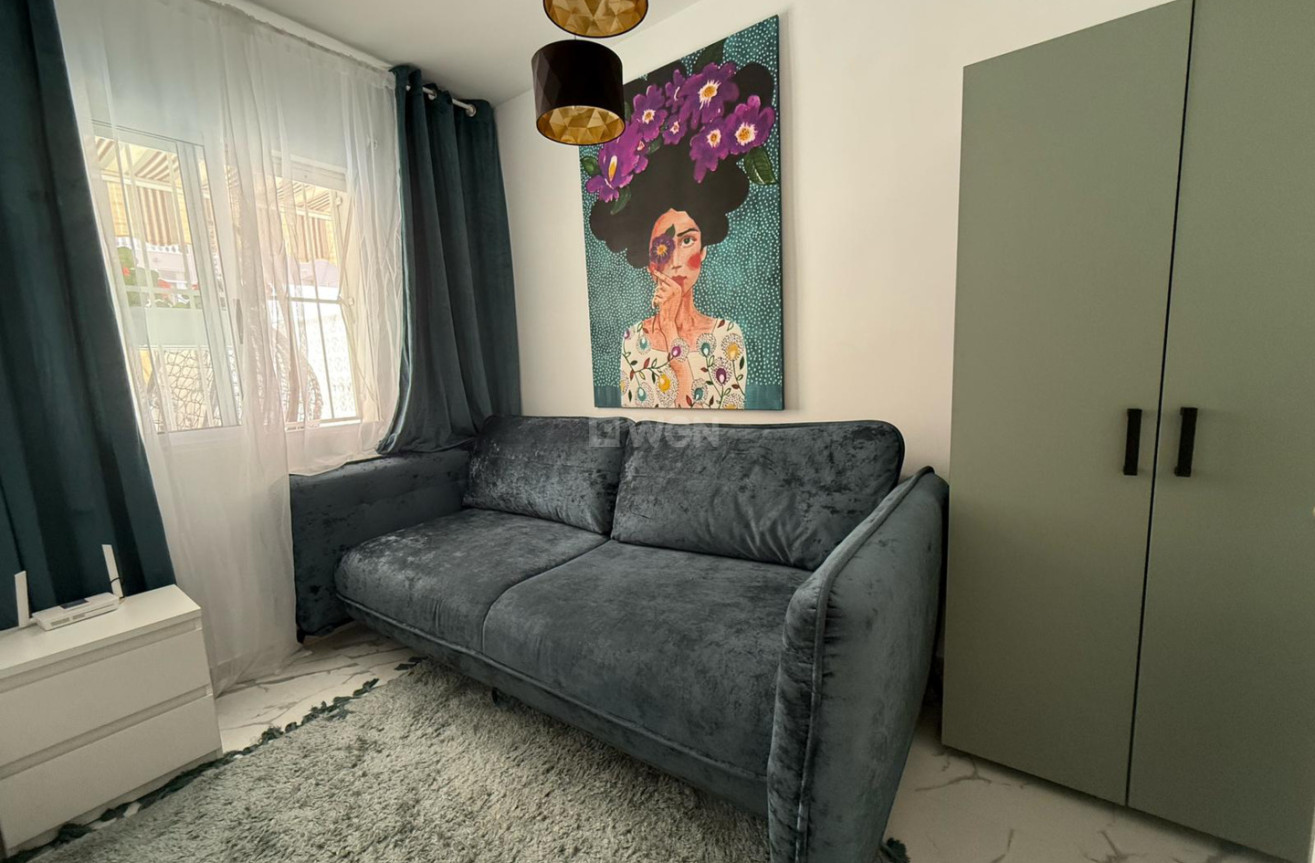 Odsprzedaż - Mieszkanie w bloku - Torrevieja - Costa Blanca