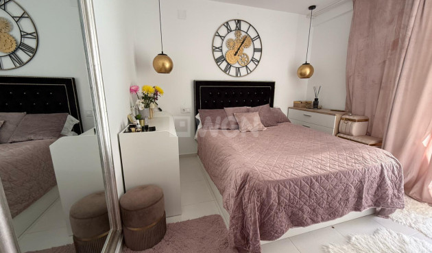 Odsprzedaż - Mieszkanie w bloku - Torrevieja - Costa Blanca