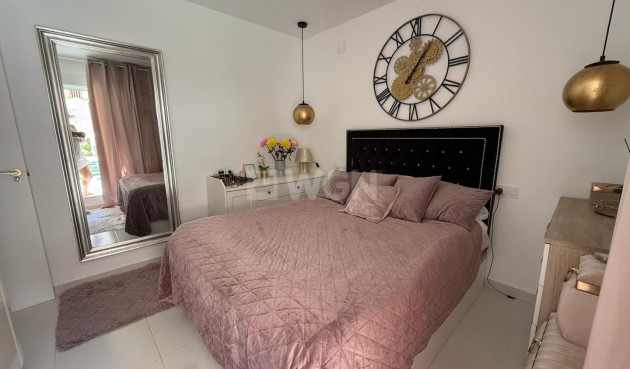 Odsprzedaż - Mieszkanie w bloku - Torrevieja - Costa Blanca