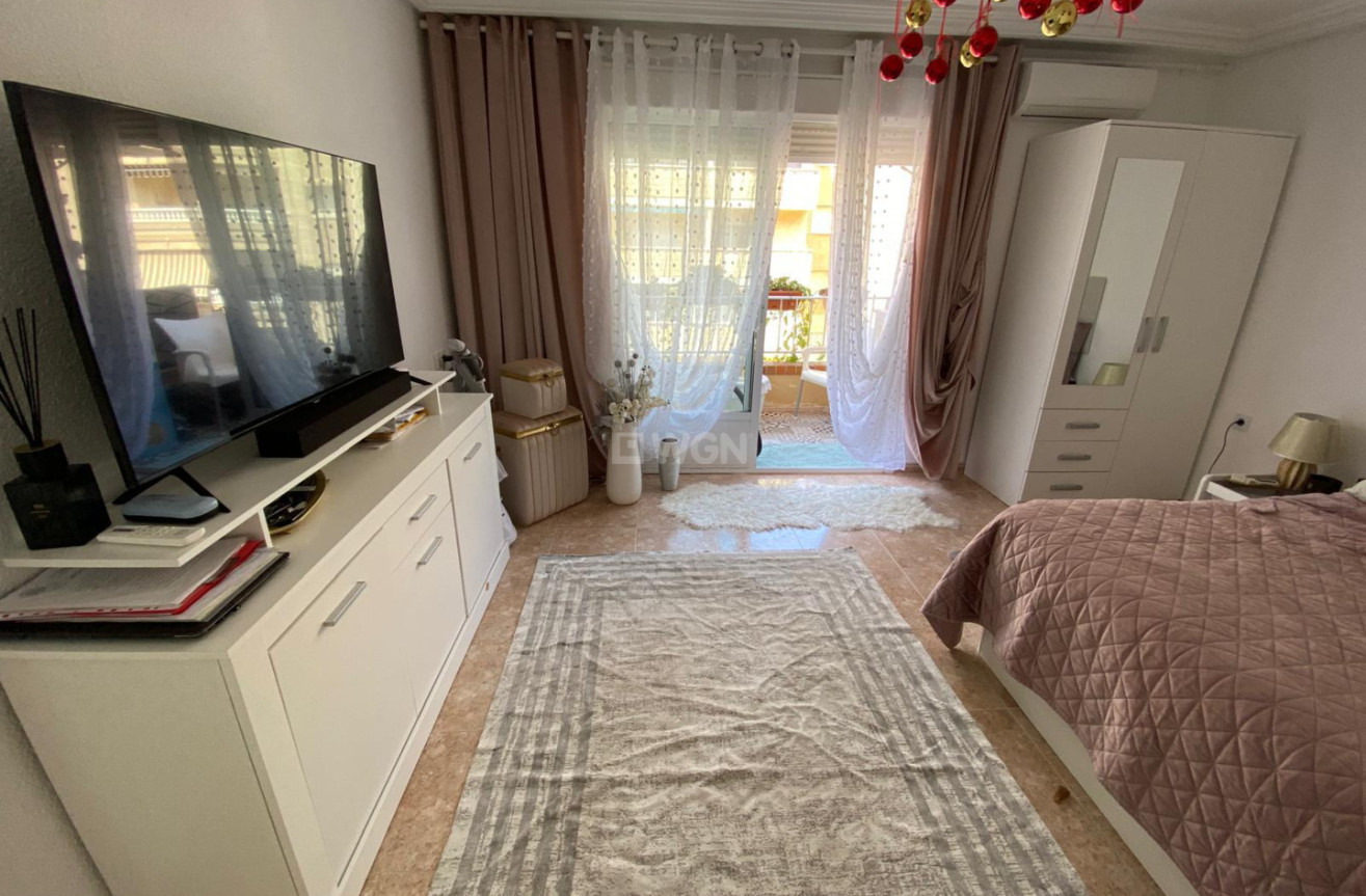 Resale - Apartment / flat - Torrevieja - Costa Blanca
