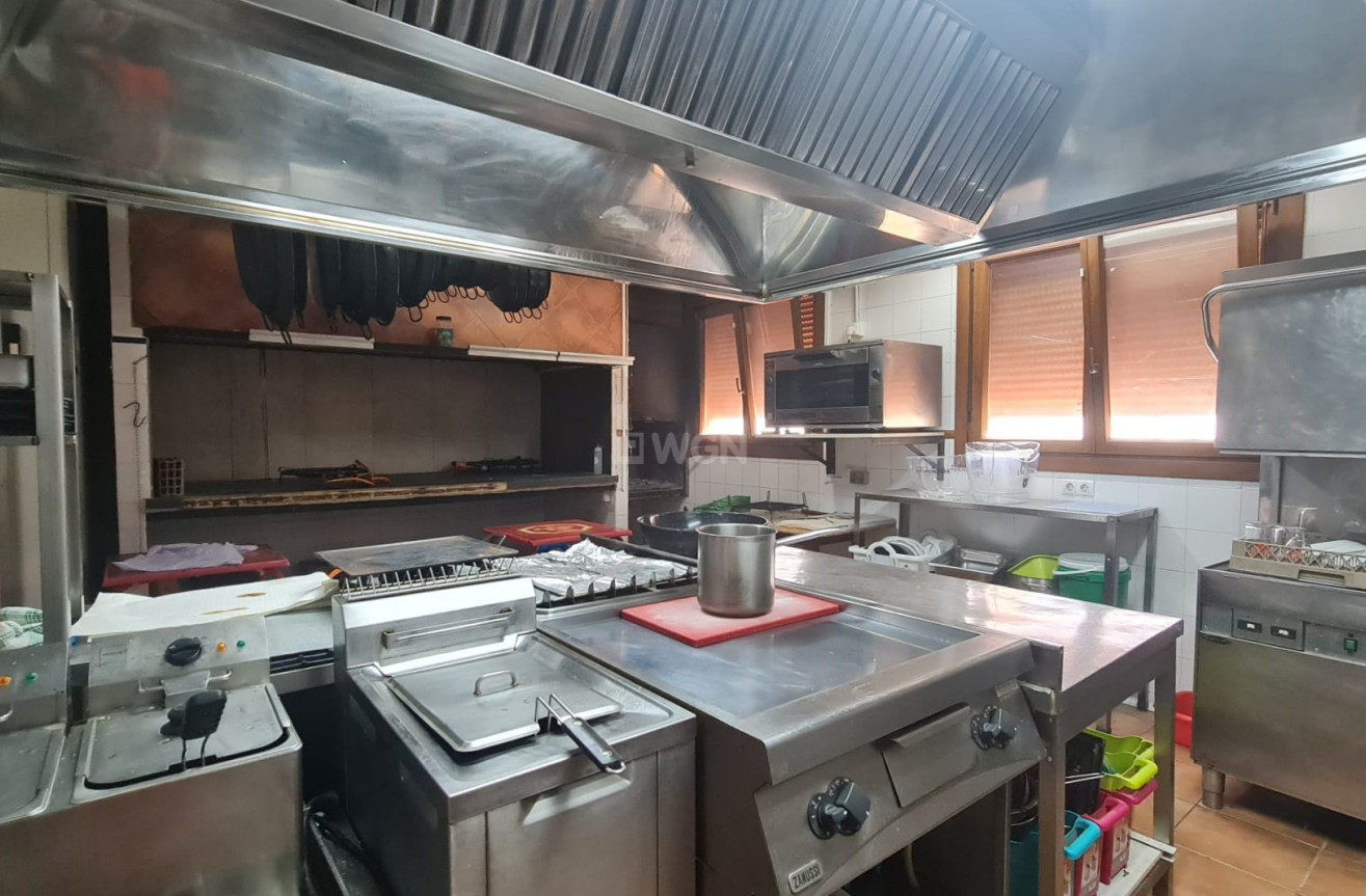 Odsprzedaż - Villa - Petrer - Inland