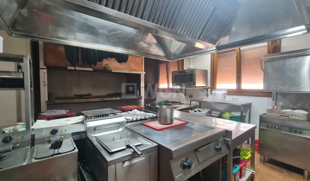 Odsprzedaż - Villa - Petrer - Inland