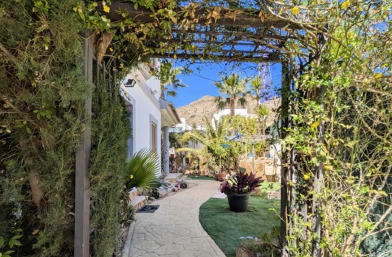 Odsprzedaż - Villa - Benidorm - Costa Blanca