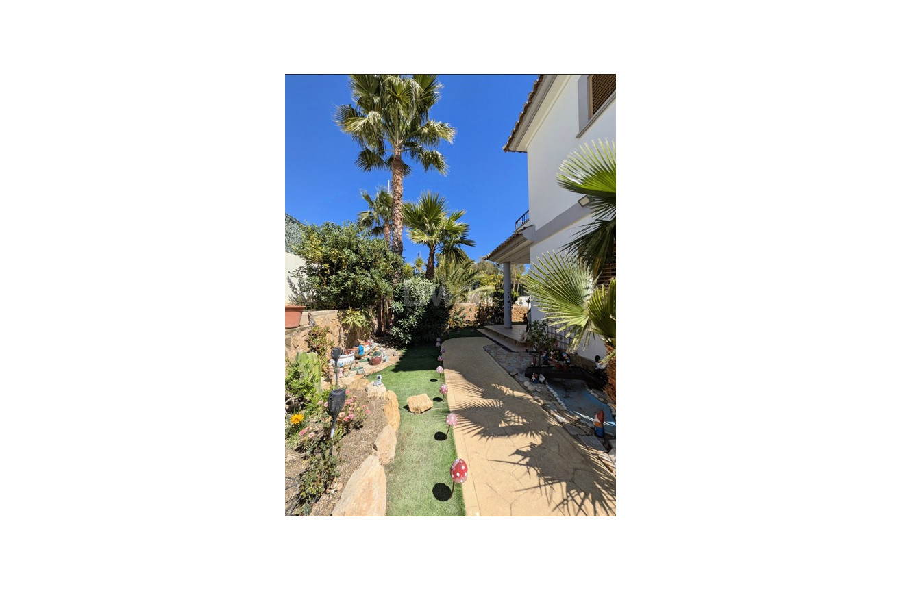 Odsprzedaż - Villa - Benidorm - Costa Blanca