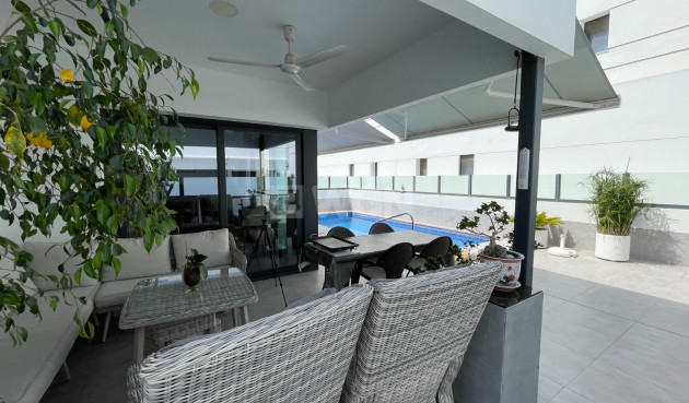 Odsprzedaż - Kamienica - Dolores - Costa Blanca