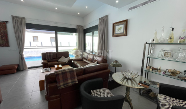 Odsprzedaż - Kamienica - Dolores - Costa Blanca