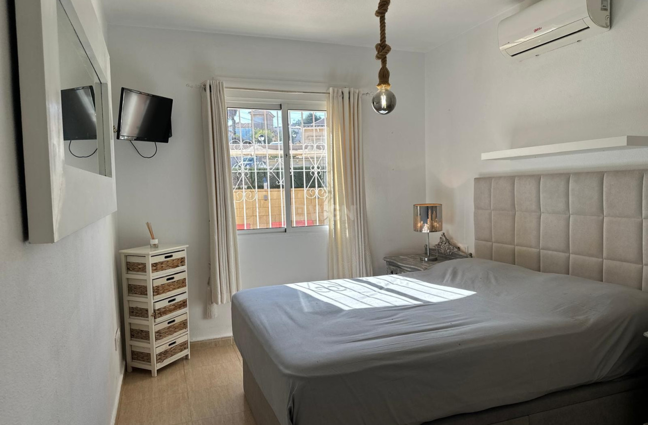 Odsprzedaż - Mieszkanie w bloku - San Miguel de Salinas - Inland