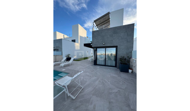 Resale - Villa - Torrevieja - Costa Blanca