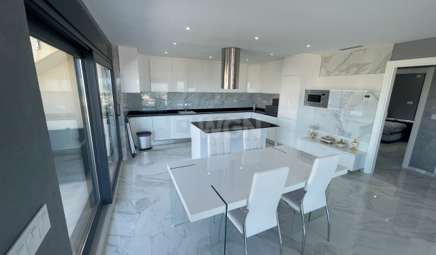 Odsprzedaż - Villa - La Mata - Costa Blanca