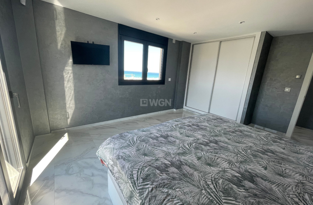 Odsprzedaż - Villa - La Mata - Costa Blanca