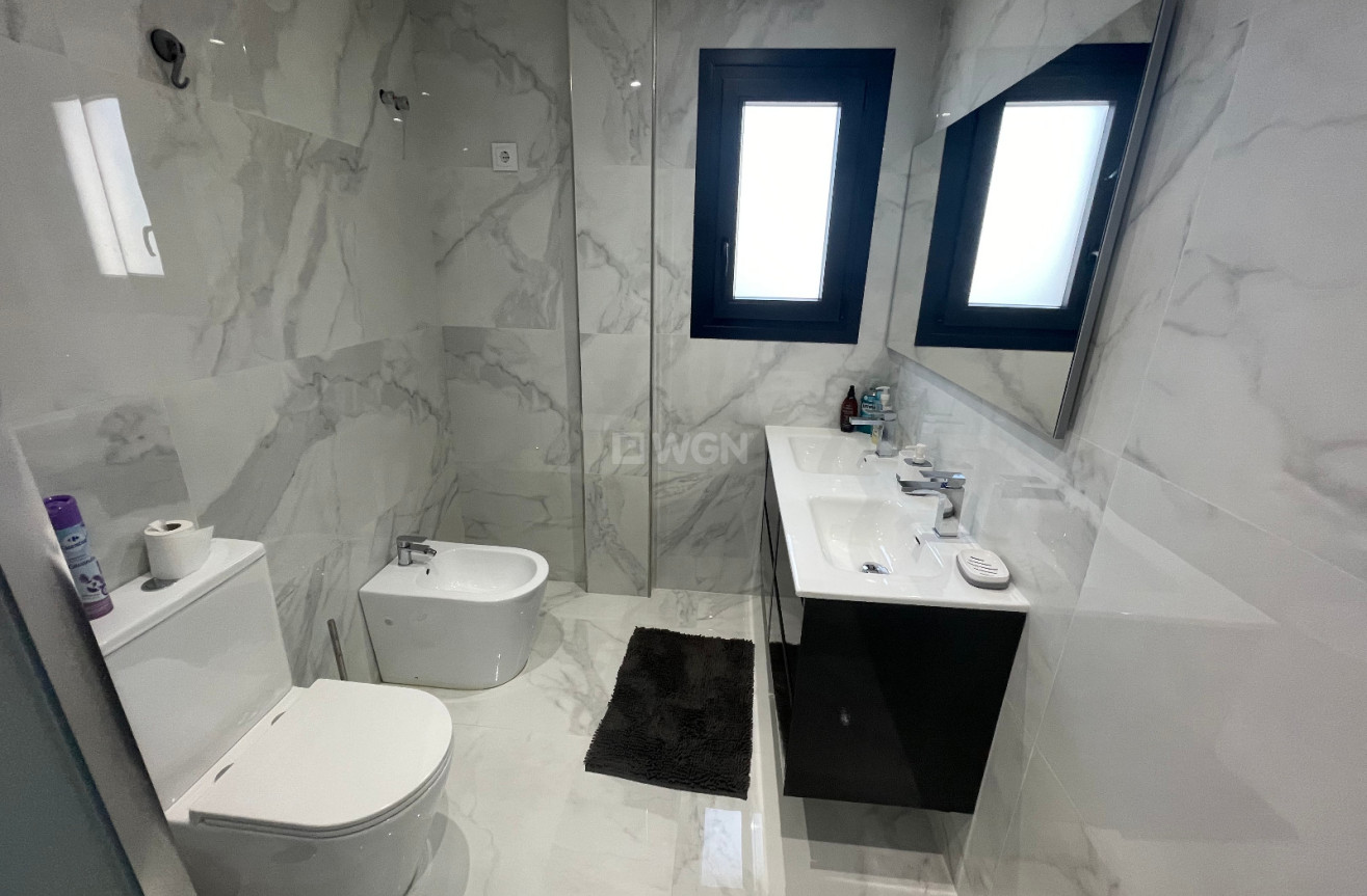 Odsprzedaż - Villa - La Mata - Costa Blanca