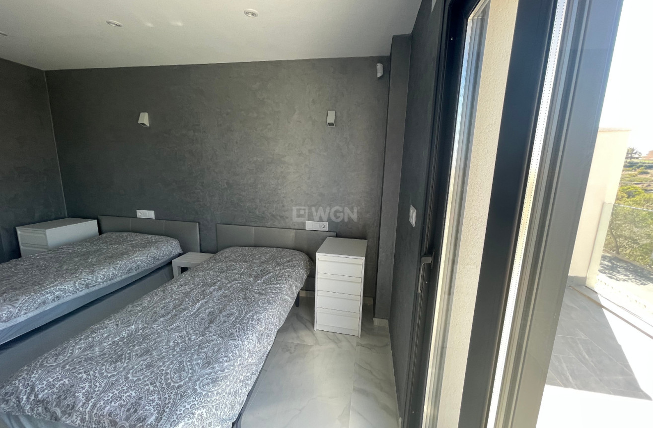 Odsprzedaż - Villa - La Mata - Costa Blanca