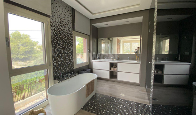 Odsprzedaż - Villa - El Campello - Costa Blanca