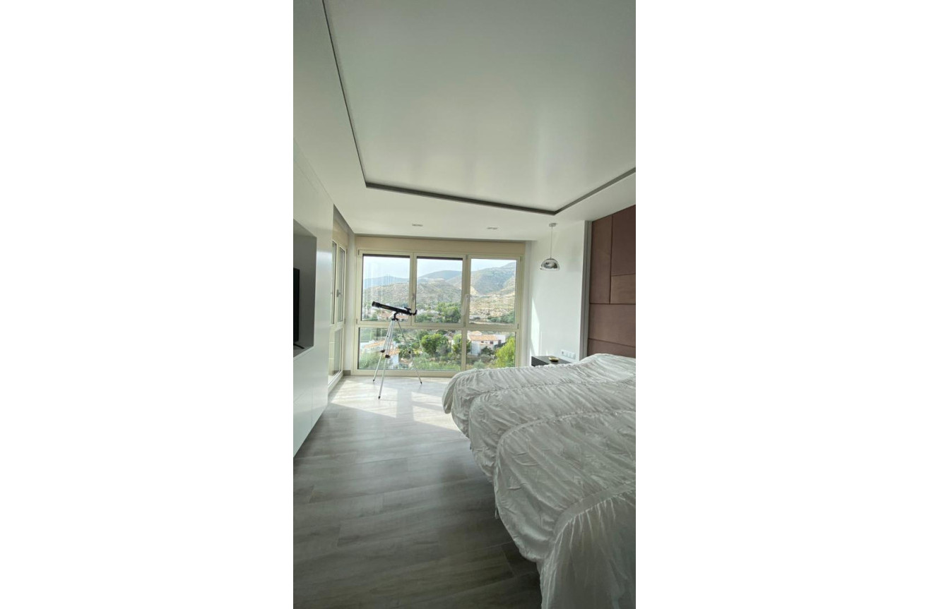 Odsprzedaż - Villa - El Campello - Costa Blanca