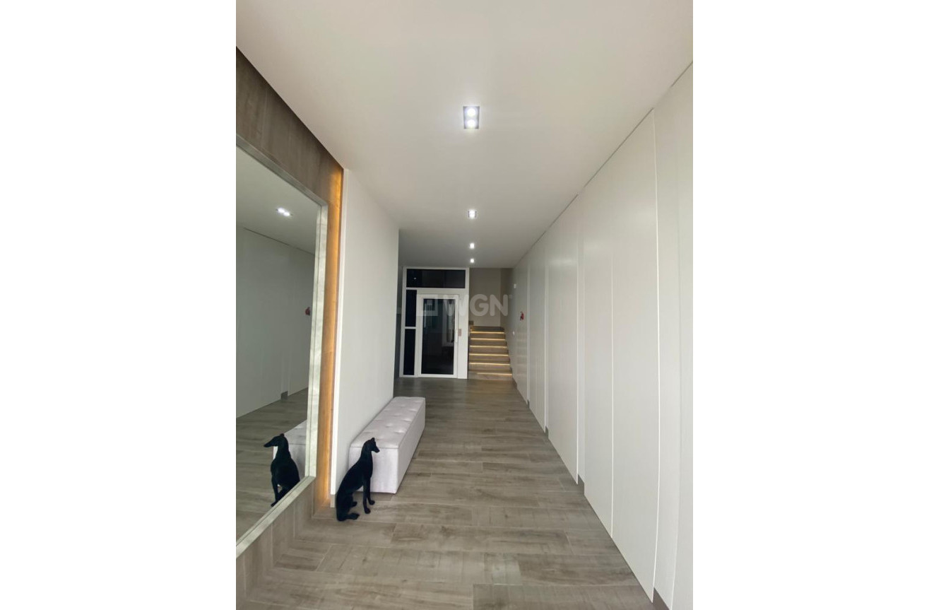 Odsprzedaż - Villa - El Campello - Costa Blanca