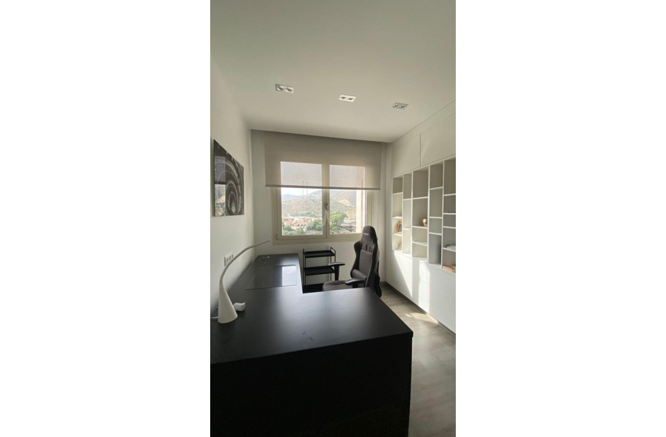 Odsprzedaż - Villa - El Campello - Costa Blanca