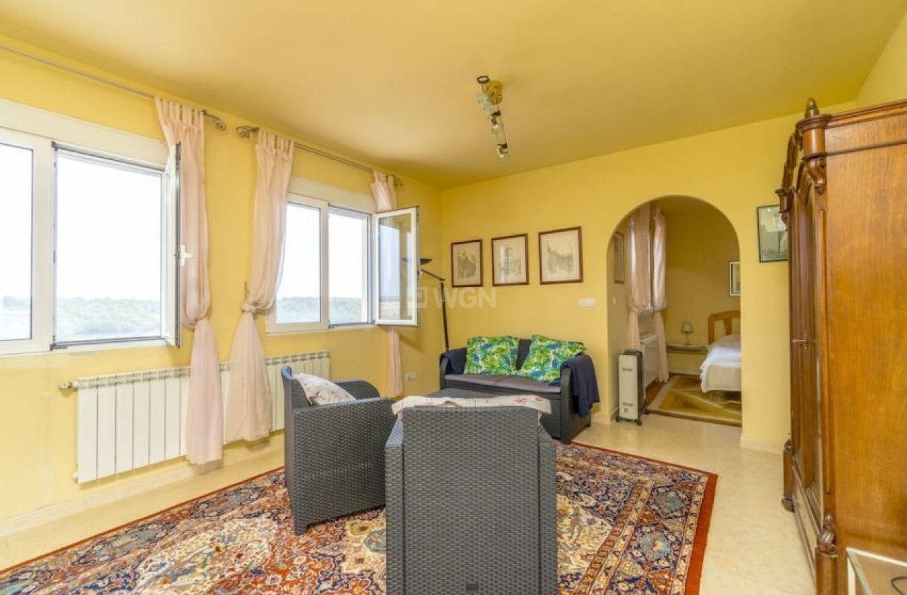 Odsprzedaż - Villa - Pinar de Campoverde - Inland