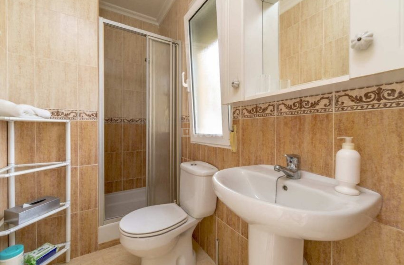 Odsprzedaż - Villa - Pinar de Campoverde - Inland