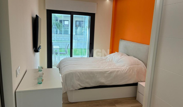 Odsprzedaż - Mieszkanie w bloku - Villamartin - Costa Blanca