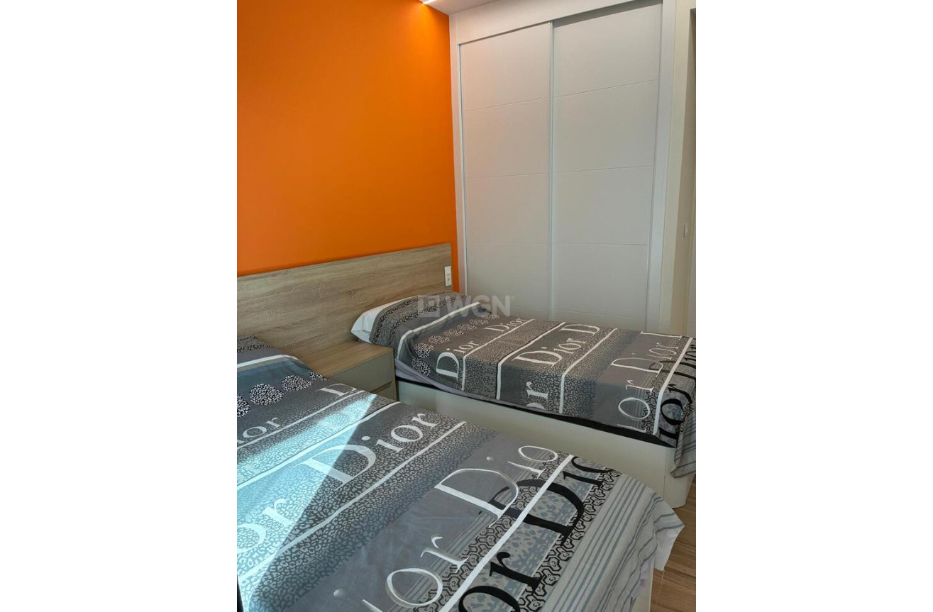 Odsprzedaż - Mieszkanie w bloku - Villamartin - Costa Blanca