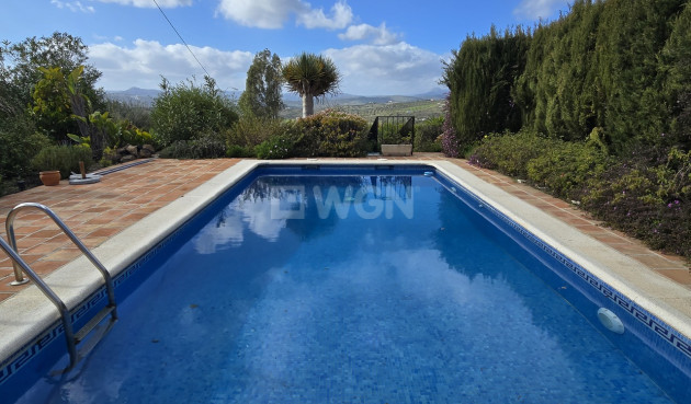 Odsprzedaż - Villa - Alcaucín - Inland