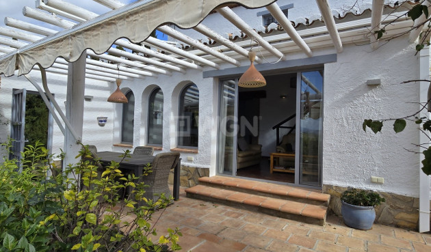 Odsprzedaż - Villa - Alcaucín - Inland