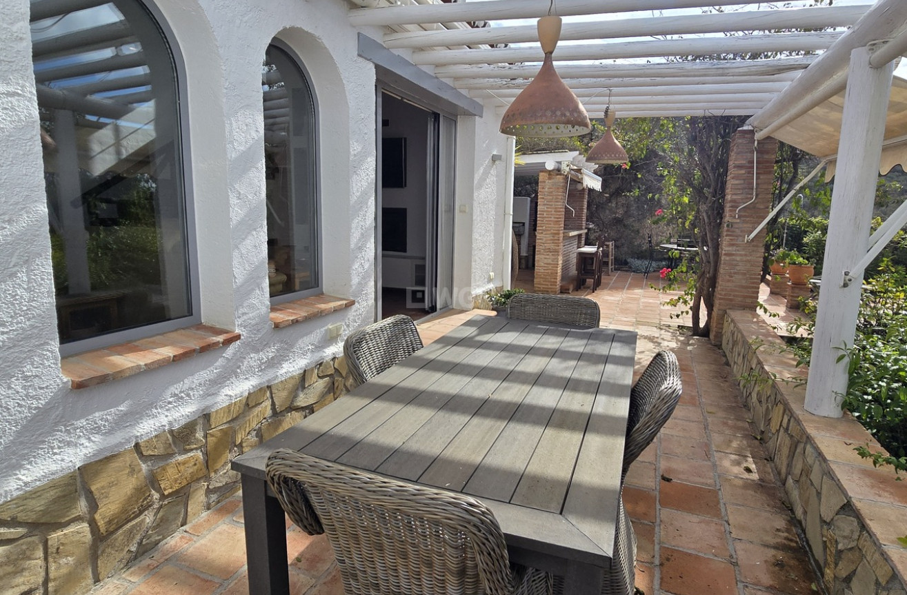 Odsprzedaż - Villa - Alcaucín - Inland