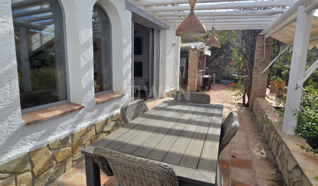 Odsprzedaż - Villa - Alcaucín - Inland