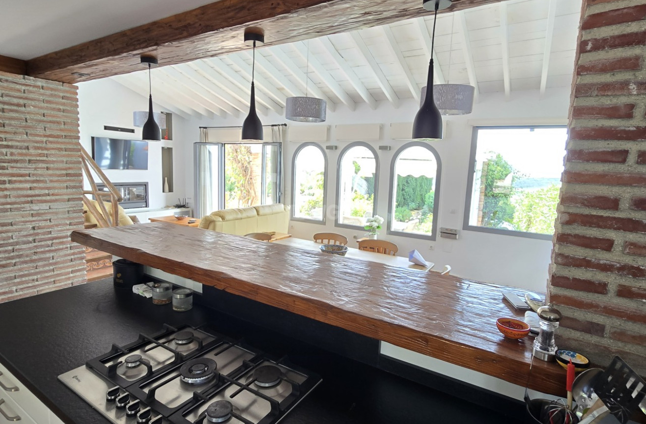 Odsprzedaż - Villa - Alcaucín - Inland