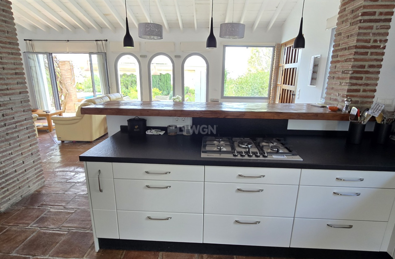 Odsprzedaż - Villa - Alcaucín - Inland