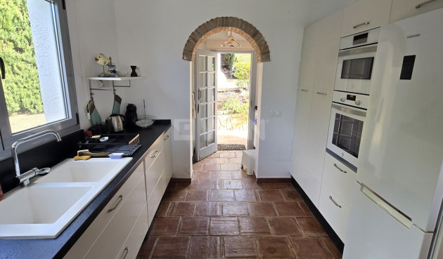 Odsprzedaż - Villa - Alcaucín - Inland