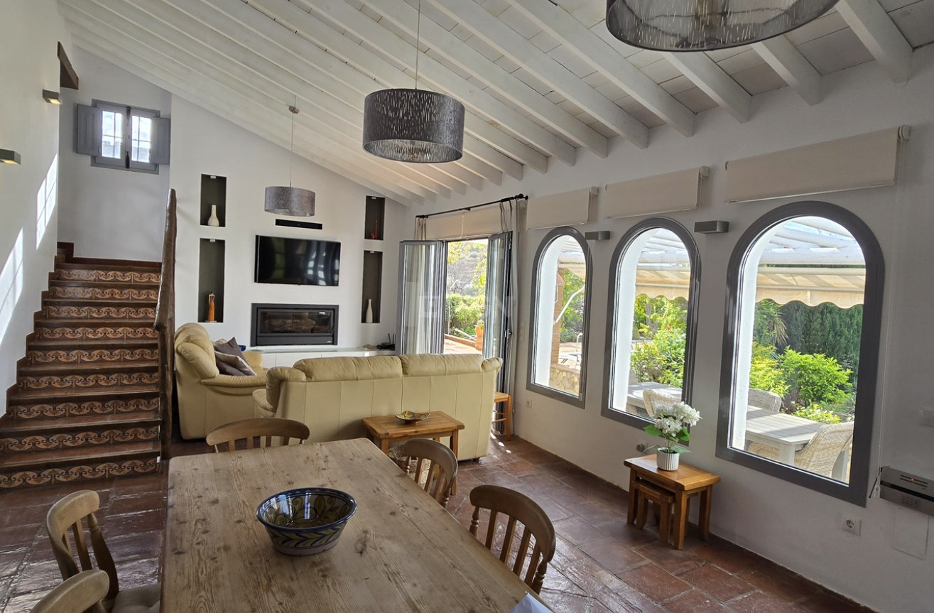 Odsprzedaż - Villa - Alcaucín - Inland