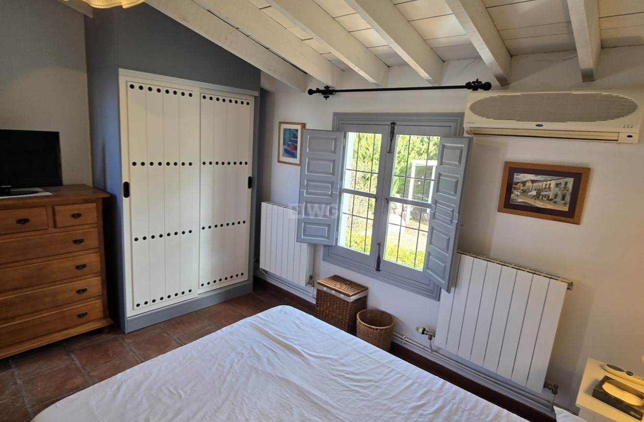 Odsprzedaż - Villa - Alcaucín - Inland