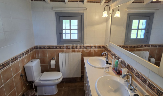 Odsprzedaż - Villa - Alcaucín - Inland