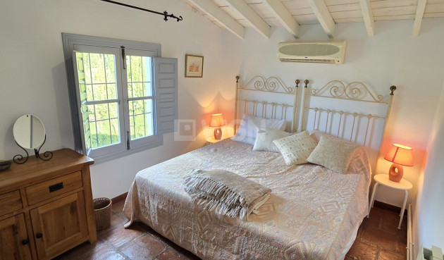 Odsprzedaż - Villa - Alcaucín - Inland