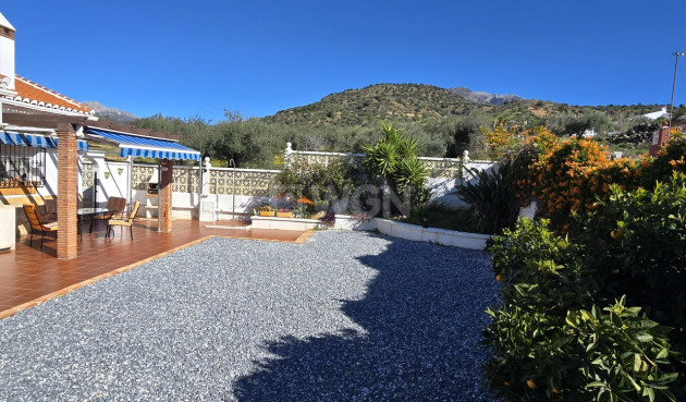 Odsprzedaż - Villa - Vinuela - Inland