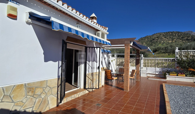 Odsprzedaż - Villa - Vinuela - Inland