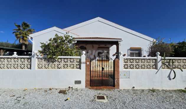 Odsprzedaż - Villa - Vinuela - Inland