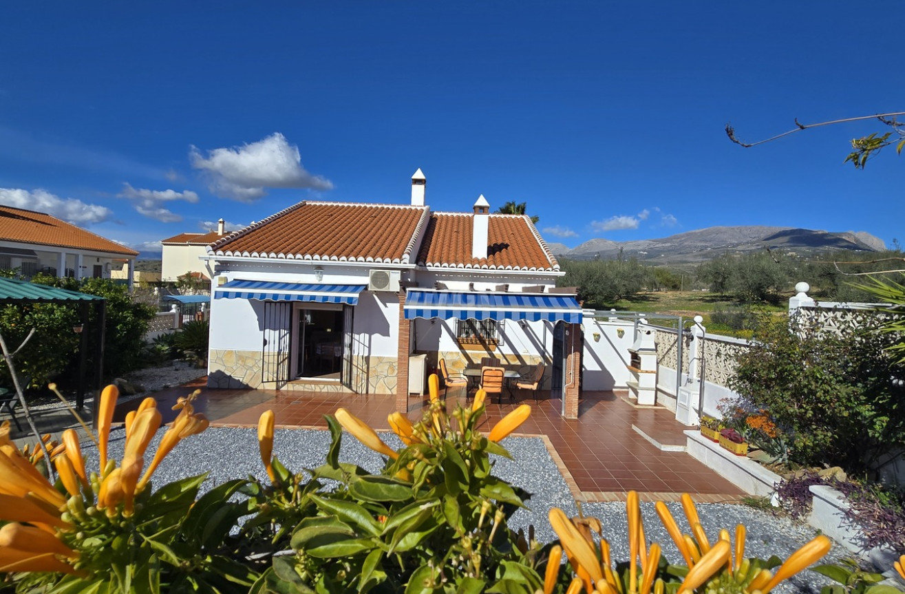 Odsprzedaż - Villa - Vinuela - Inland