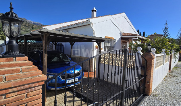 Odsprzedaż - Villa - Vinuela - Inland