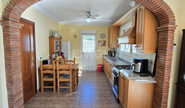 Odsprzedaż - Villa - Vinuela - Inland