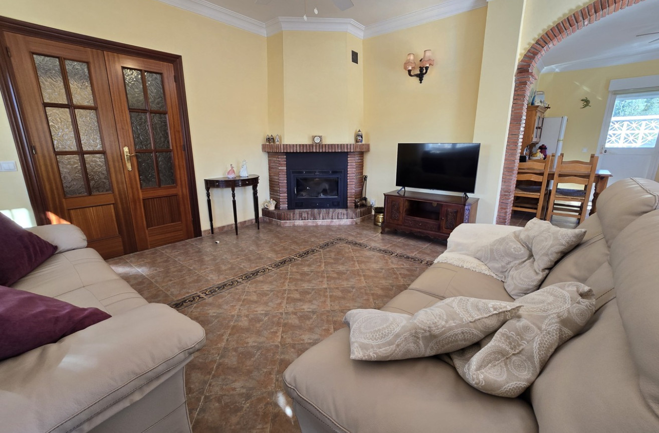 Odsprzedaż - Villa - Vinuela - Inland