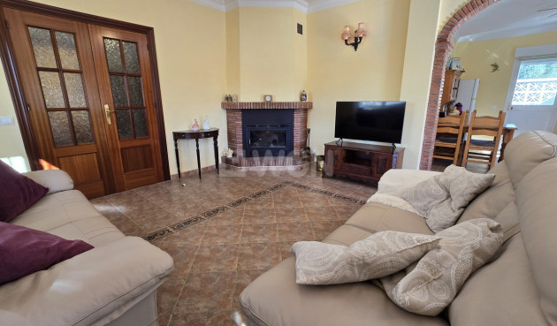 Odsprzedaż - Villa - Vinuela - Inland