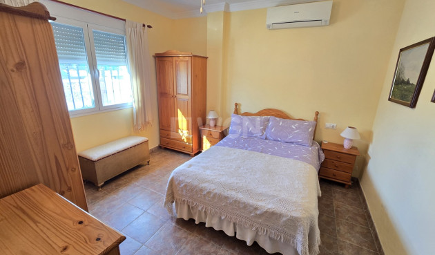 Odsprzedaż - Villa - Vinuela - Inland