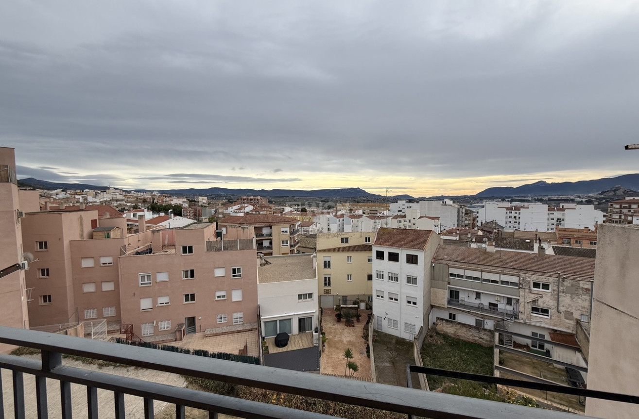 Odsprzedaż - Mieszkanie w bloku - Onil - Costa Blanca