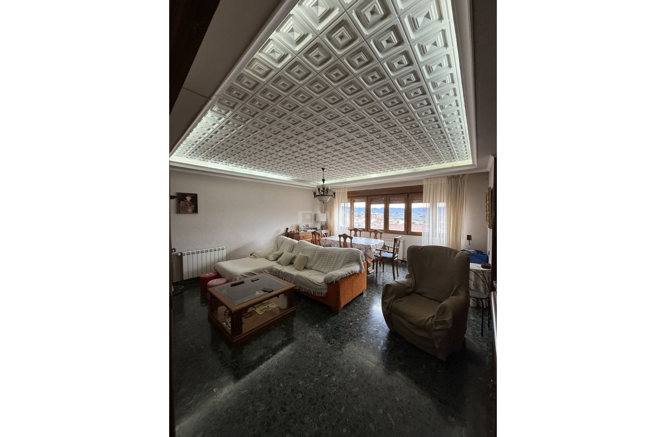 Odsprzedaż - Mieszkanie w bloku - Onil - Costa Blanca