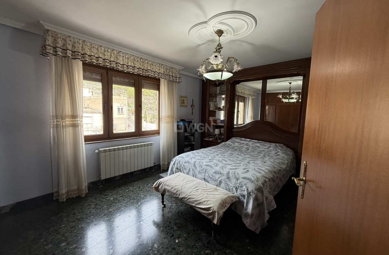 Odsprzedaż - Mieszkanie w bloku - Onil - Costa Blanca