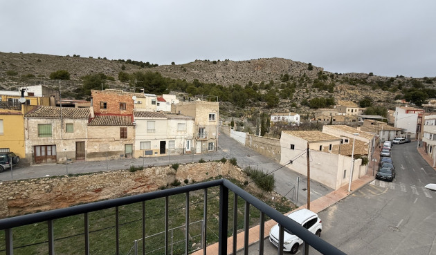 Odsprzedaż - Mieszkanie w bloku - Onil - Costa Blanca