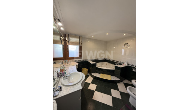 Odsprzedaż - Mieszkanie w bloku - Onil - Costa Blanca