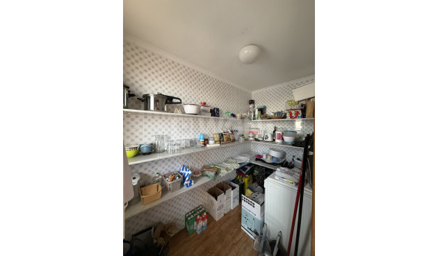 Odsprzedaż - Mieszkanie w bloku - Onil - Costa Blanca